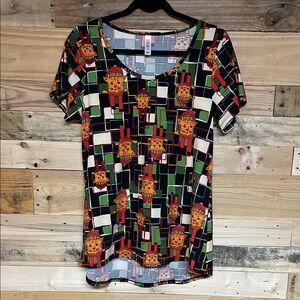 LuLaRoe size Small Black & Green Geometric Christmas Cat Print Short Sleeve Top